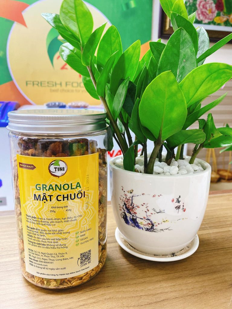 Granola mật chuối tại TiniSeed